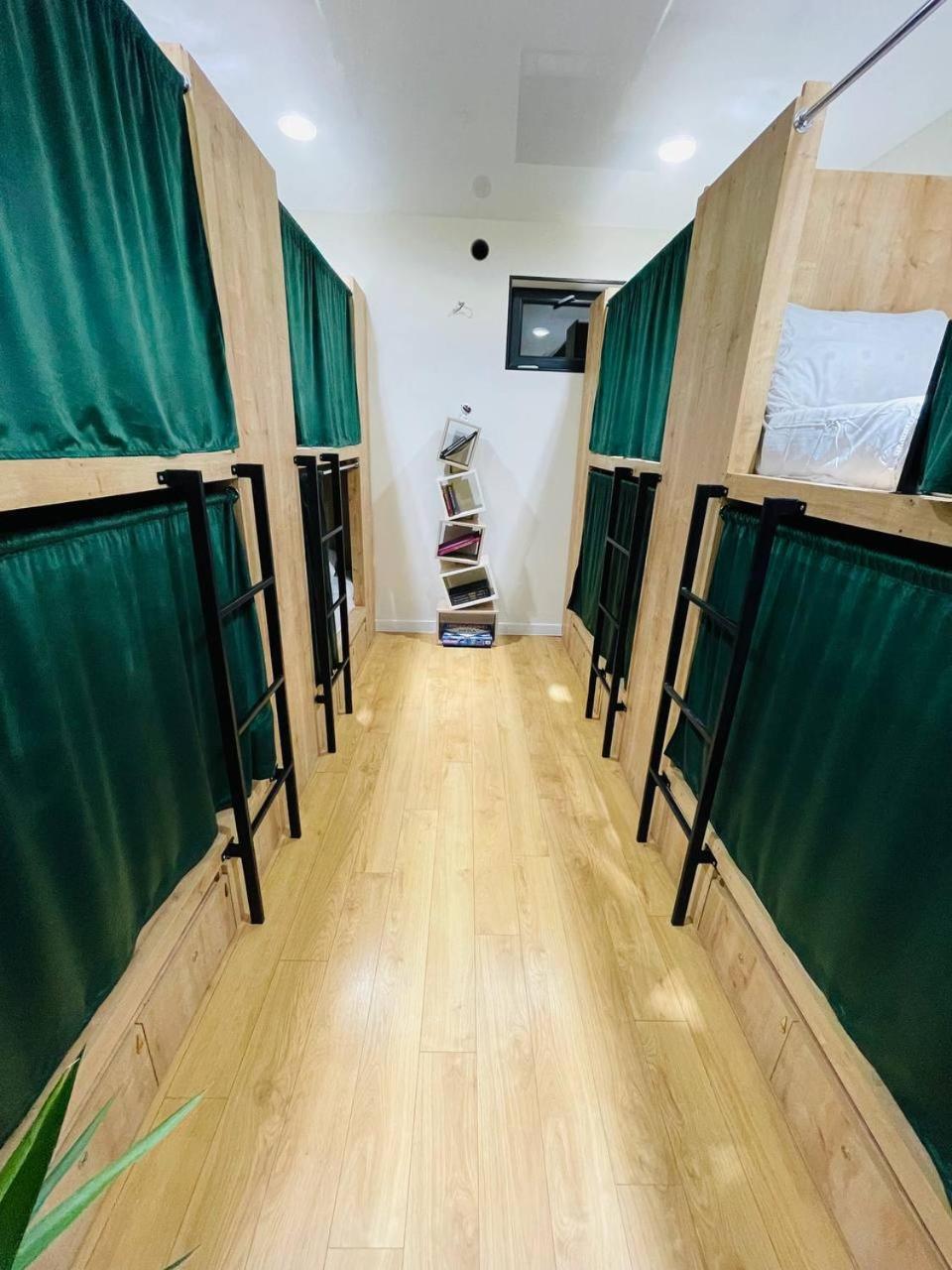 House Tale 1921 Hostel Тбилиси Екстериор снимка
